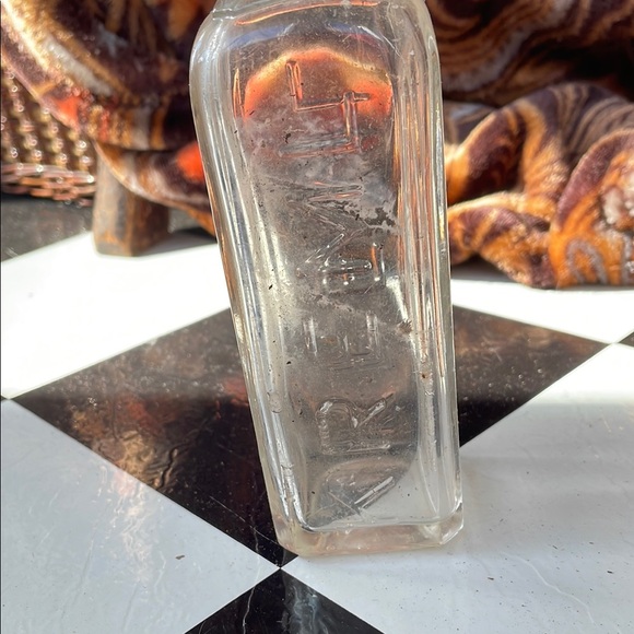 Vintage Other - Vintage Clear Glass Bottle